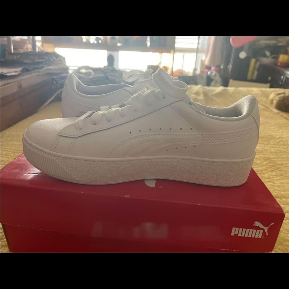 NIB WOMENS PUMA SZ 7.5